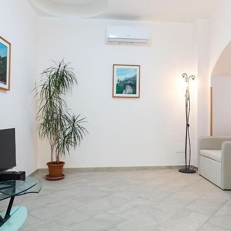 Casa Vacanza Rosy Di Guida Rosy Giungano Eksteriør bilde