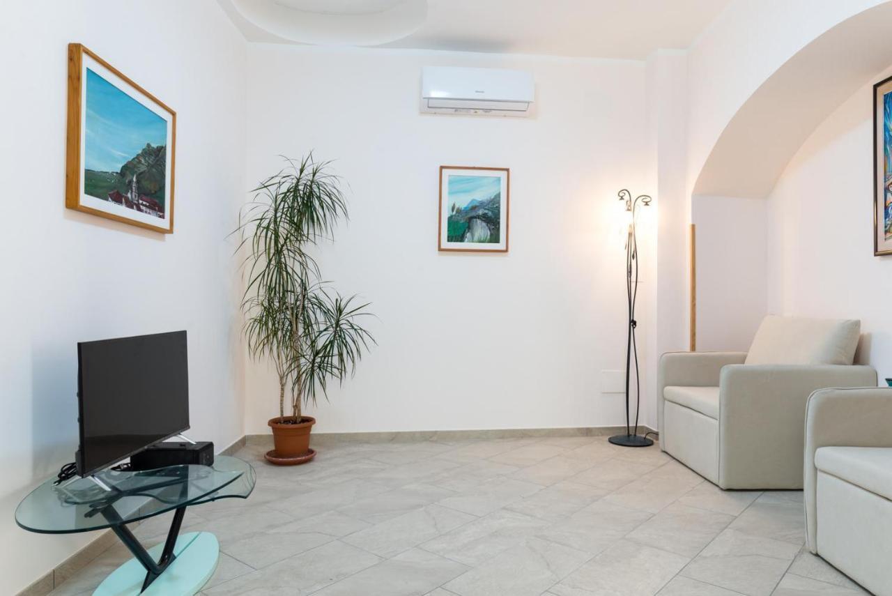 Casa Vacanza Rosy Di Guida Rosy Giungano Eksteriør bilde